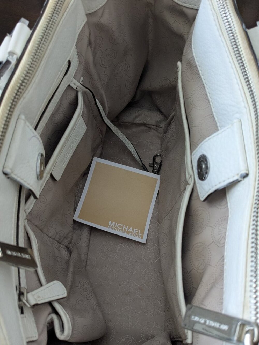 Michael Kors Women's Handback Leather Purse White . - Picture 9 of 13